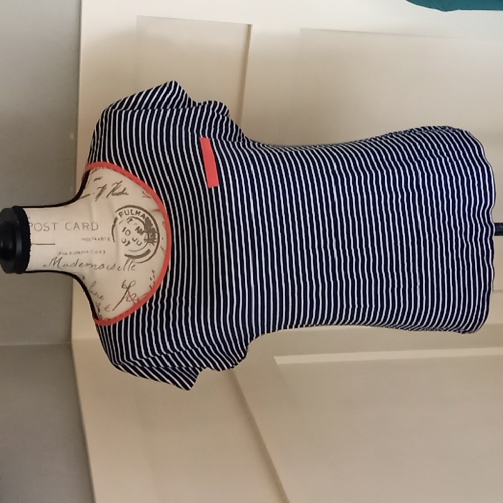 Robin-K Navy and White Striped Short Sleeved Shirt W/ Key Hole Back Sz Med
